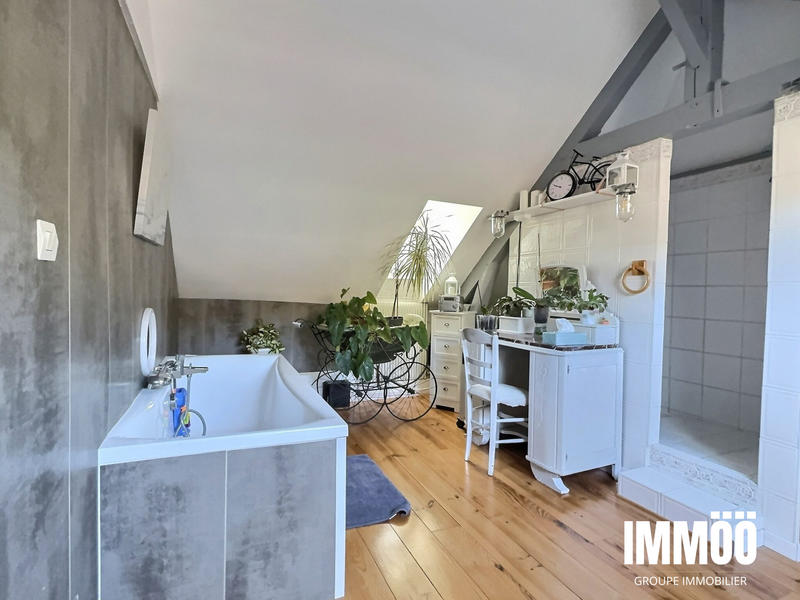 Maison - 352 m² - 8 pièces