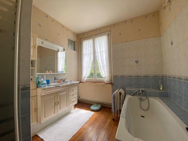 Maison - 195 m² - 7 pièces