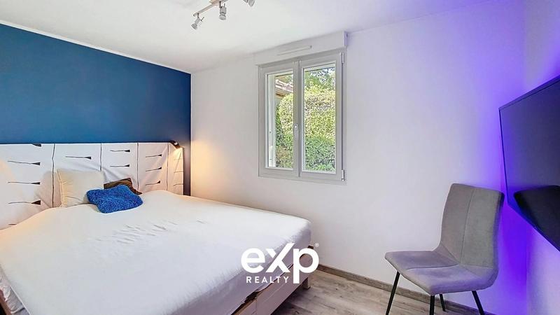 Maison - 219 m² - 9 pièces