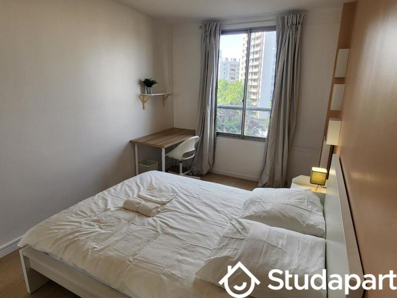 Chambre - 11 m² - 1 pièce