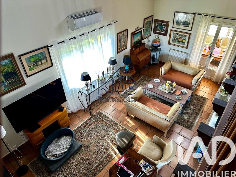 Maison - 210 m² - 8 pièces