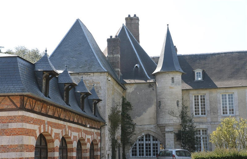 Château - 1 200 m² - 20 pièces