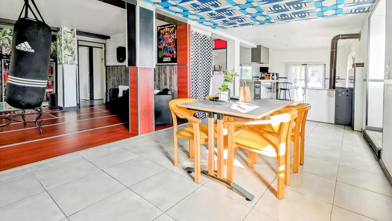 Propriété - 413 m² - 8 pièces