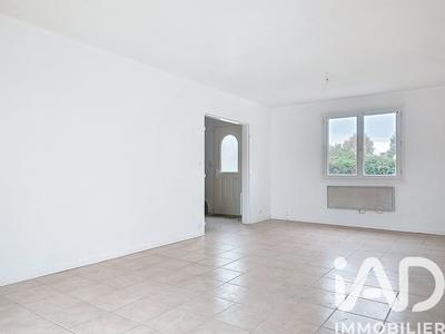 Maison - 93 m² - 5 pièces
