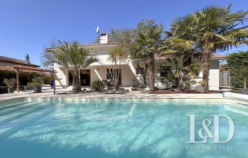 Maison contemporaine - 203 m² - 8 pièces