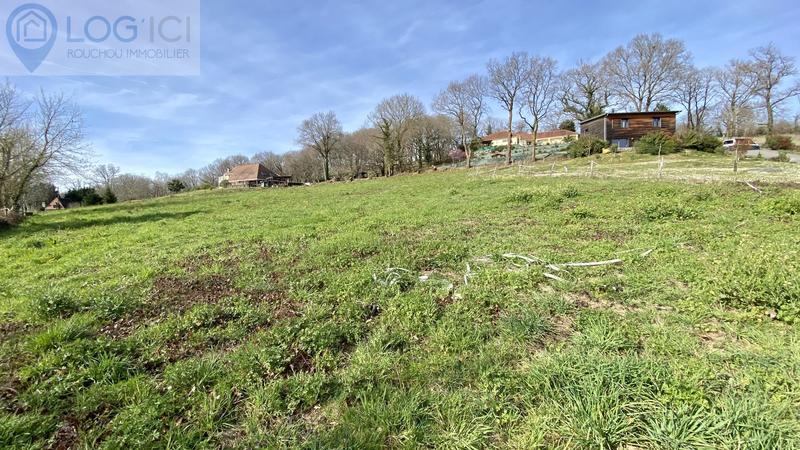 Terrain constructible - 3 700 m²