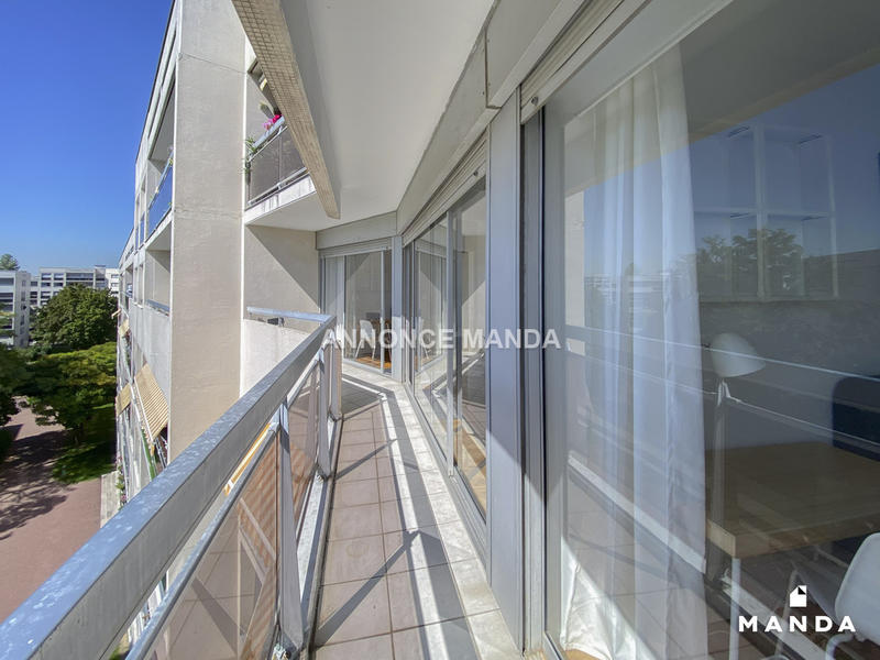 Chambre - 10 m² - 7 pièces