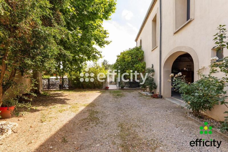 Demeure - 338 m² - 7 pièces