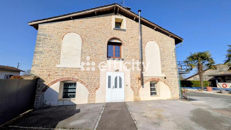 Maison - 413 m² - 8 pièces