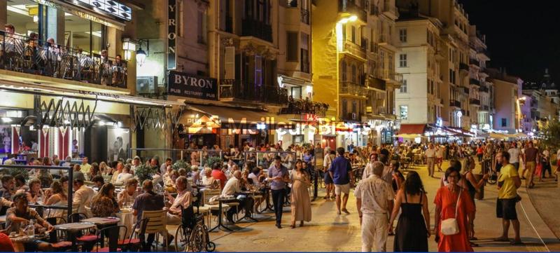 Appartement - 190 m² - 5 pièces