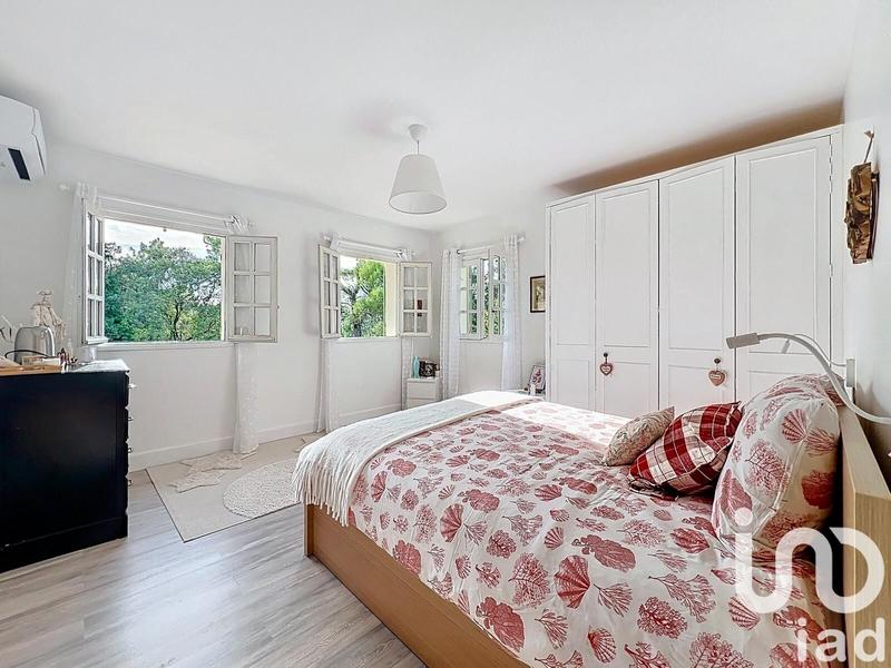 Maison - 270 m² - 6 pièces