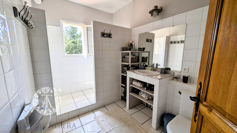 Villa - 254 m² - 8 pièces