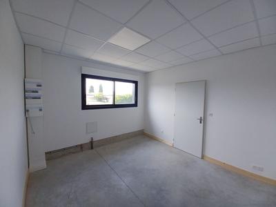 Local artisanal - 198 m² - 3 pièces