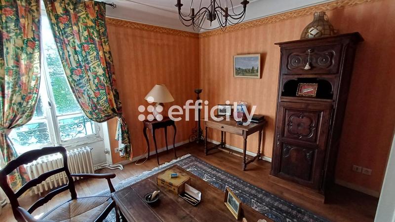 Maison - 289 m² - 8 pièces