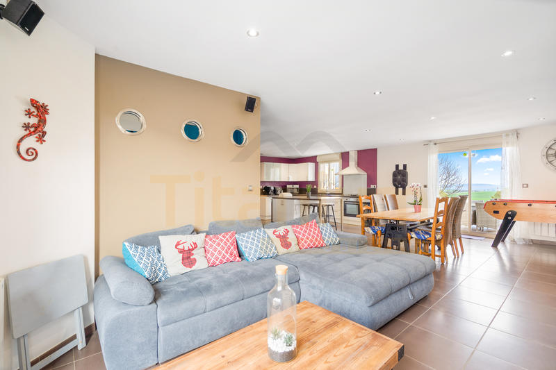 Maison - 152 m² - 6 pièces