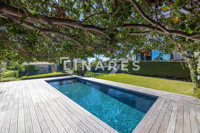 Villa - 250 m² - 5 pièces