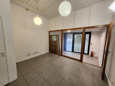 Local commercial - 167 m² - 11 pièces