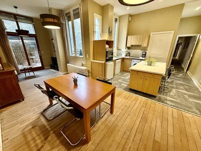 Appartement - 159 m² - 7 pièces