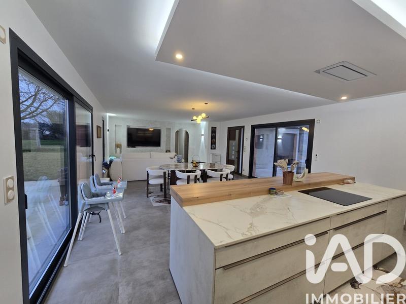 Maison - 120 m² - 5 pièces