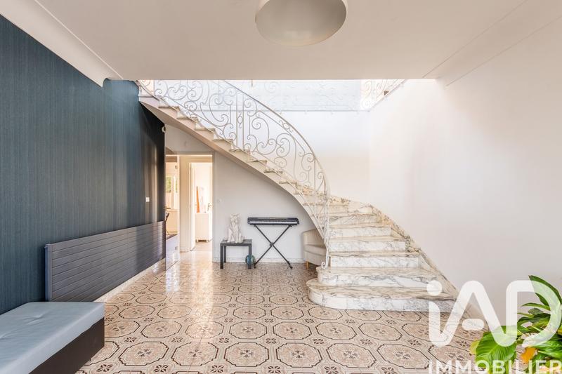 Maison - 208 m² - 8 pièces