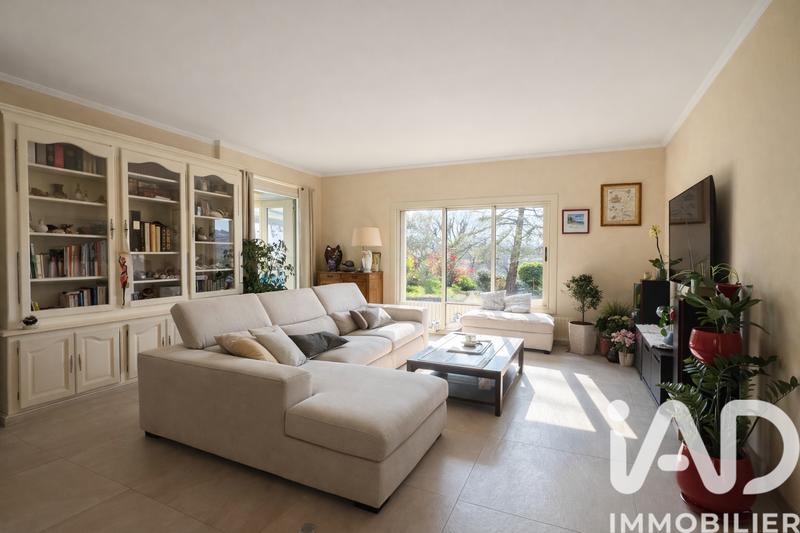 Maison - 220 m² - 6 pièces