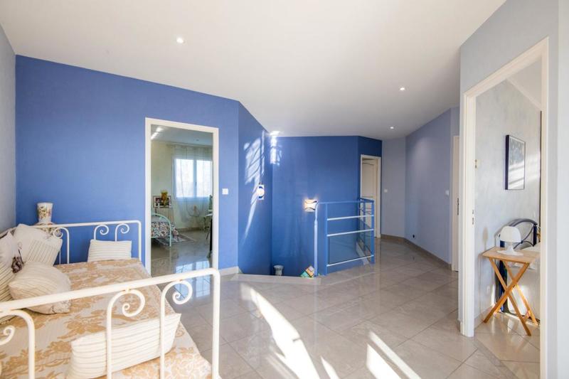 Demeure - 280 m² - 7 pièces