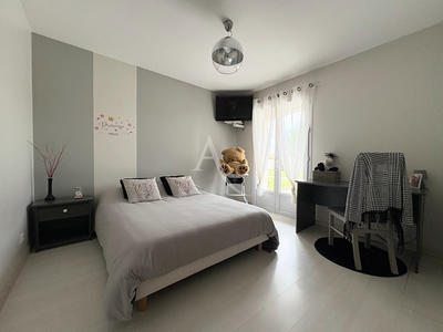 Maison - 162 m² - 6 pièces