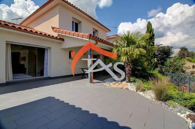 Maison - 137 m² - 5 pièces