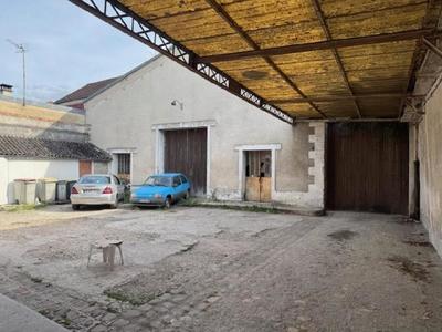 Maison - 350 m² - 9 pièces