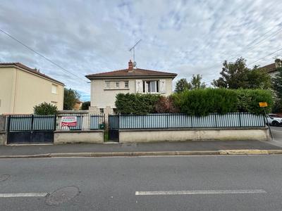 Maison - 99 m² - 4 pièces