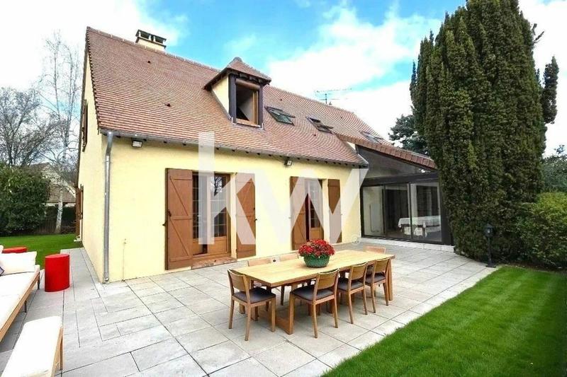 Maison - 268 m² - 7 pièces