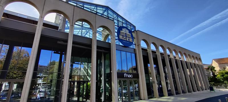 Adishatz Comedy Club