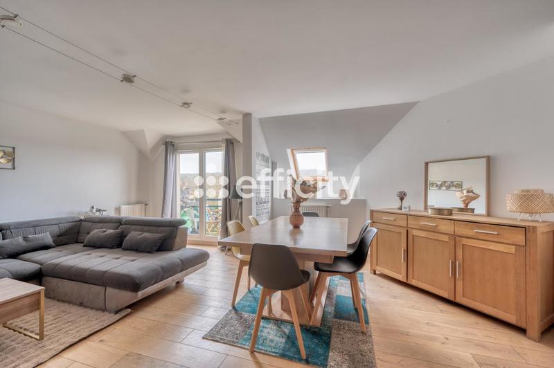 Appartement - 100 m² - 5 pièces