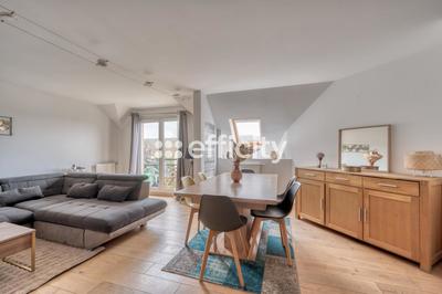 Appartement - 100 m² - 5 pièces