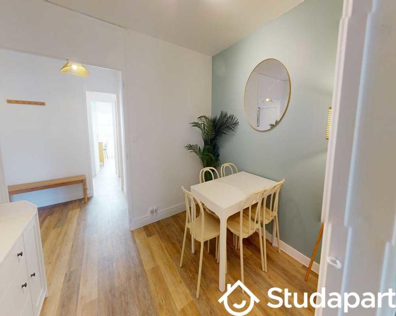 Chambre - 100 m² - 1 pièce