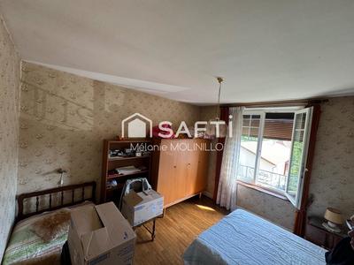 Maison - 90 m² - 5 pièces