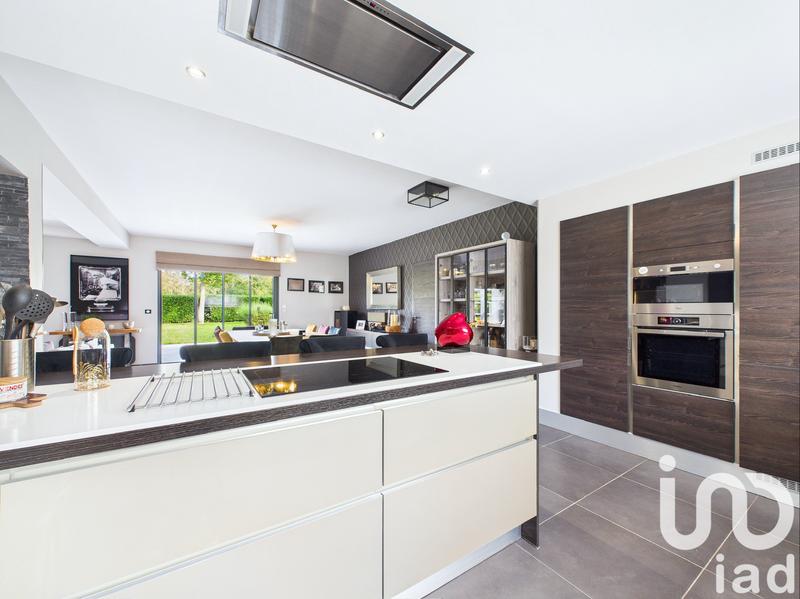 Maison - 213 m² - 6 pièces