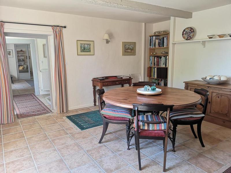 Maison - 394 m² - 10 pièces