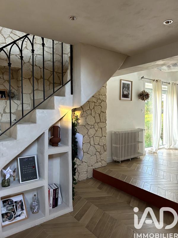 Maison - 210 m² - 5 pièces