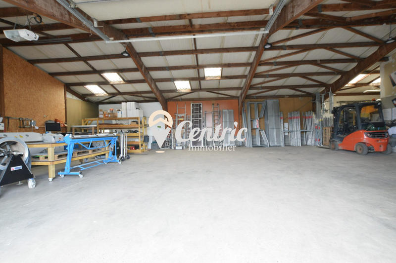 Local d'activités - 300 m²