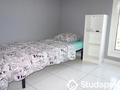 Chambre - 11 m² - 1 pièce