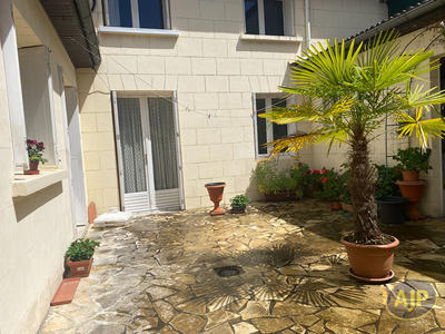 Maison - 220 m² - 8 pièces