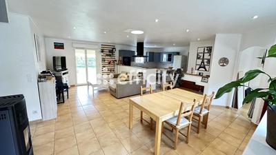 Maison - 141 m² - 5 pièces