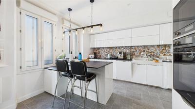 Maison de ville - 235 m² - 7 pièces