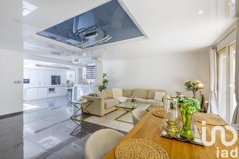 Maison - 294 m² - 7 pièces