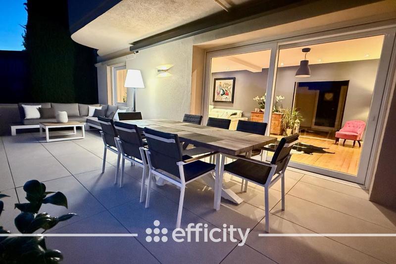 Maison - 383 m² - 12 pièces