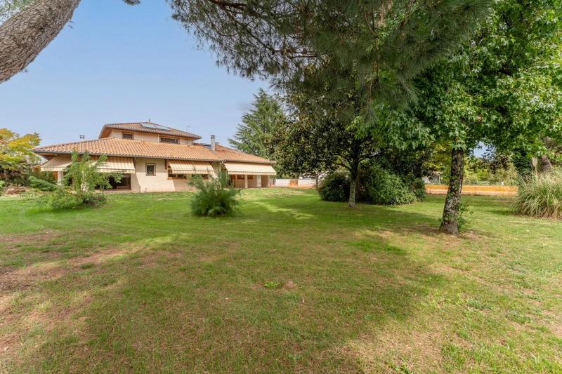 Maison - 215 m² - 7 pièces