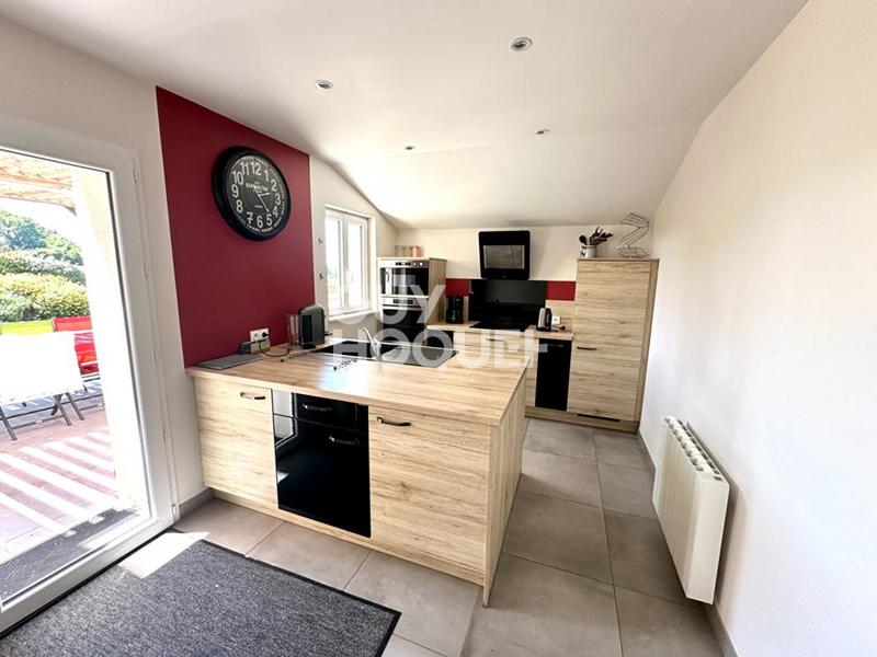 Maison - 225 m² - 9 pièces