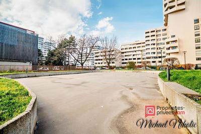 Parking / Garage - 13 m²