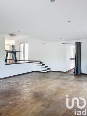 Maison - 303 m² - 8 pièces